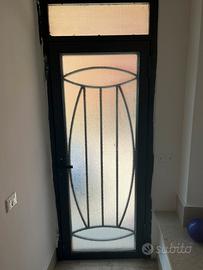 Portone in ferro e vetro