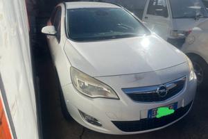 Opel Astra 1.7 Cdti Sports Tourer Con Problemi Al 