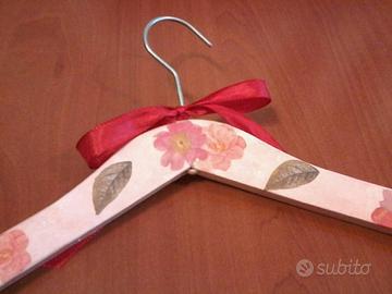 Gruccia tecnica decoupage con fiori