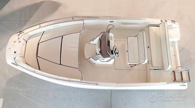 Open Prua Al Vento Jaguar 5.7 SE con Suzuki 40