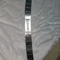 montacarichi color argento in alluminio 