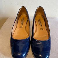 Scarpe in vernice blu 37