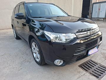MITSUBISHI OUTLANDER 4X4 7 POSTI