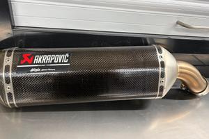 terminale carbon akrapovic omologato