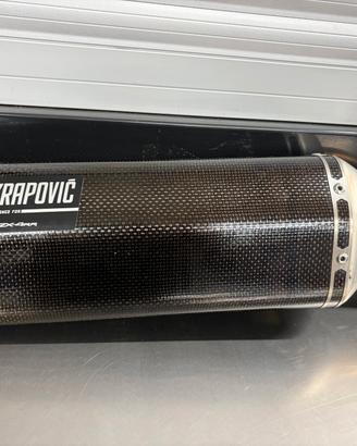 terminale carbon akrapovic omologato