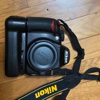 Macchina fotografica Nikon D3200 e obbiettivo