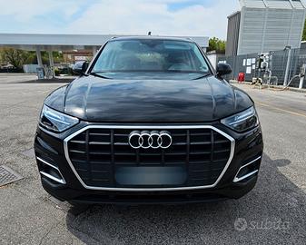 Audi Q5 35 TDI S tronic Business 163cv 