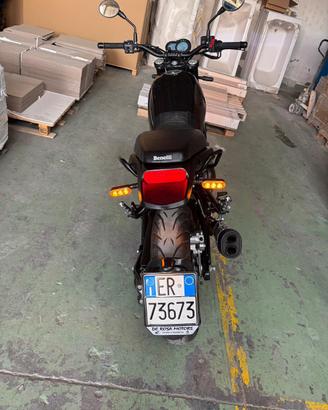 Moto benelli leoncino 500
