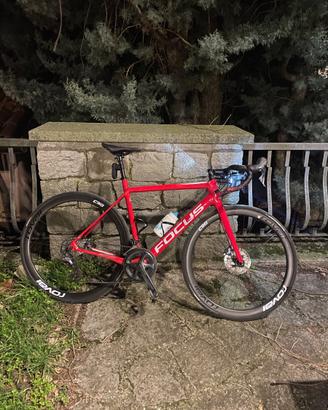 Bici da corsa Focus Izalco Race disk