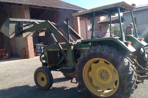 Trattore agricolo Jhon Deere 3040