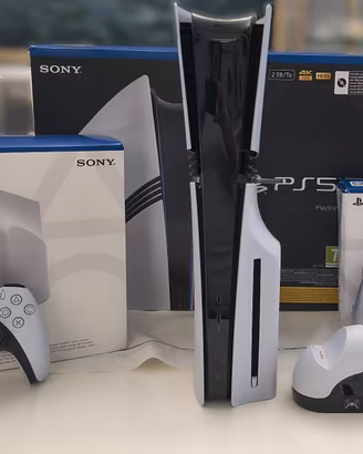 PS5 PRO + LETTORE DISCO ed ACCESSORI