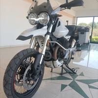 MOTO GUZZI V85 TT 2020 con 9000 km