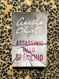Libro Agatha Christie “Assassinio allo specchio”