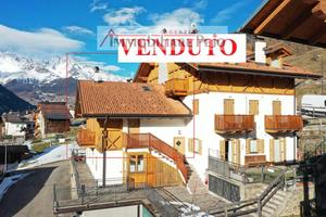 SPLENDIDO APPARTAMENT SU DUE PIANI CON DOPPI SERVI