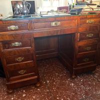 Scrivania italiana fine 700