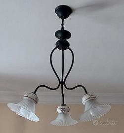 lampadario in ferro, ceramica e vetro