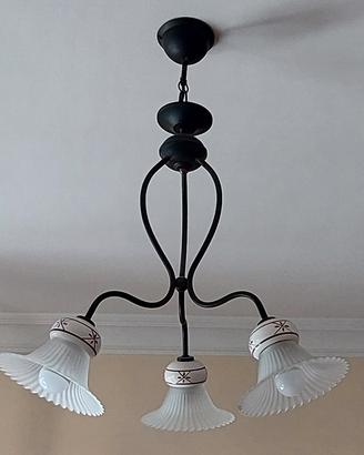 lampadario in ferro, ceramica e vetro