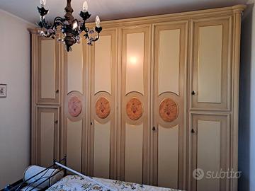 Armadio di noce nazionale