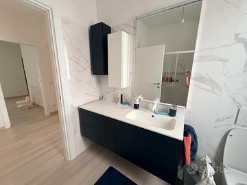 Mobile bagno sospeso moderno
