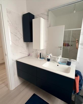Mobile bagno sospeso moderno