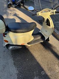 Vespa 50 ET2 – 10.200 km – Buone condizioni