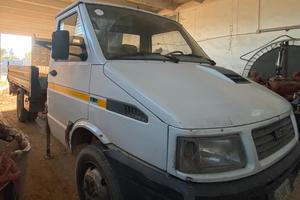 Daily 35.8 turbo con gru