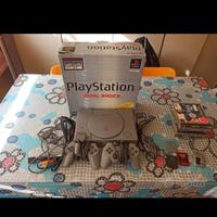 PS1+ 2 controller + 5 giochi+ 4 memory card