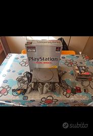 PS1+ 2 controller + 5 giochi+ 4 memory card