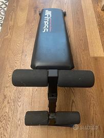 Panca inclinata per addominali