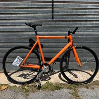 Bicicletta scatto fisso