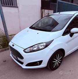 Ford fiesta sport gpl.  1.4