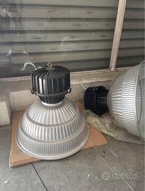 Faro industriale coppia lampade magazzino design