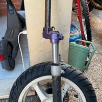 Cerchi e forcelle aerox