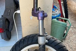 Cerchi e forcelle aerox