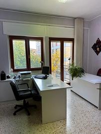Stanza ufficio condivisione centralissima a CB