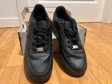 Nike Air Force 1 unisex nere n. 39