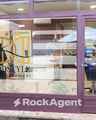 ATTIVITA' BEN AVVIATA DI PARRUCHIERE UOMO/DONNA