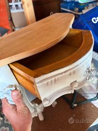 Carrellino e mobiletto da appendere