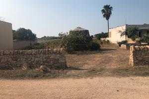 Trullo vicino al mare