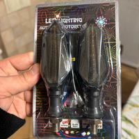 Frecce led universali per moto