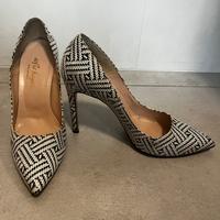 Scarpe con tacco a fantasia geometrica