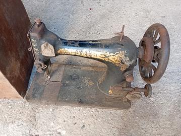 macchina da cucire  singer