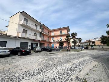 4 LOCALI A AVERSA