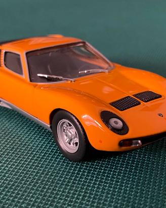 Lamborghini Miura LP 400 - IXO/Altaya 1/43