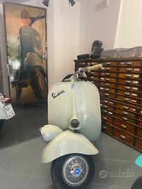 Piaggio Vespa 125 faro basso del 1957