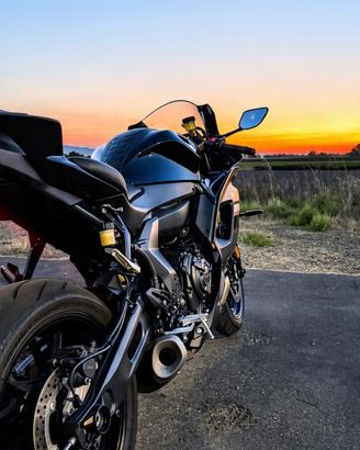 YAMAHA - YZF R7