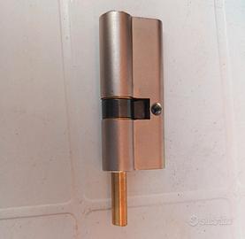 Serratura porta blindata