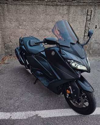 Yamaha TMax 560