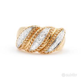 Anello fascia in oro con diamanti