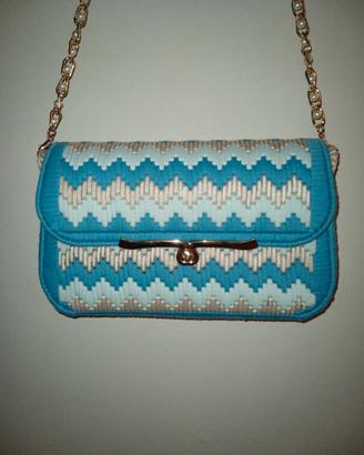 borsa a tracolla artigianale lavorata a mano